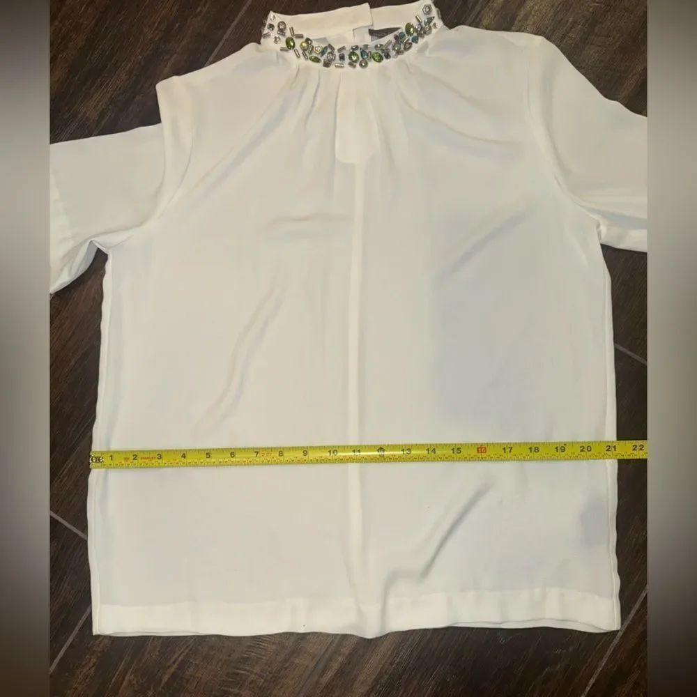 Vince Camuto White Blouse w/ Jeweled Embellished Collar Women’s Size M EUC - Picture 6 of 12